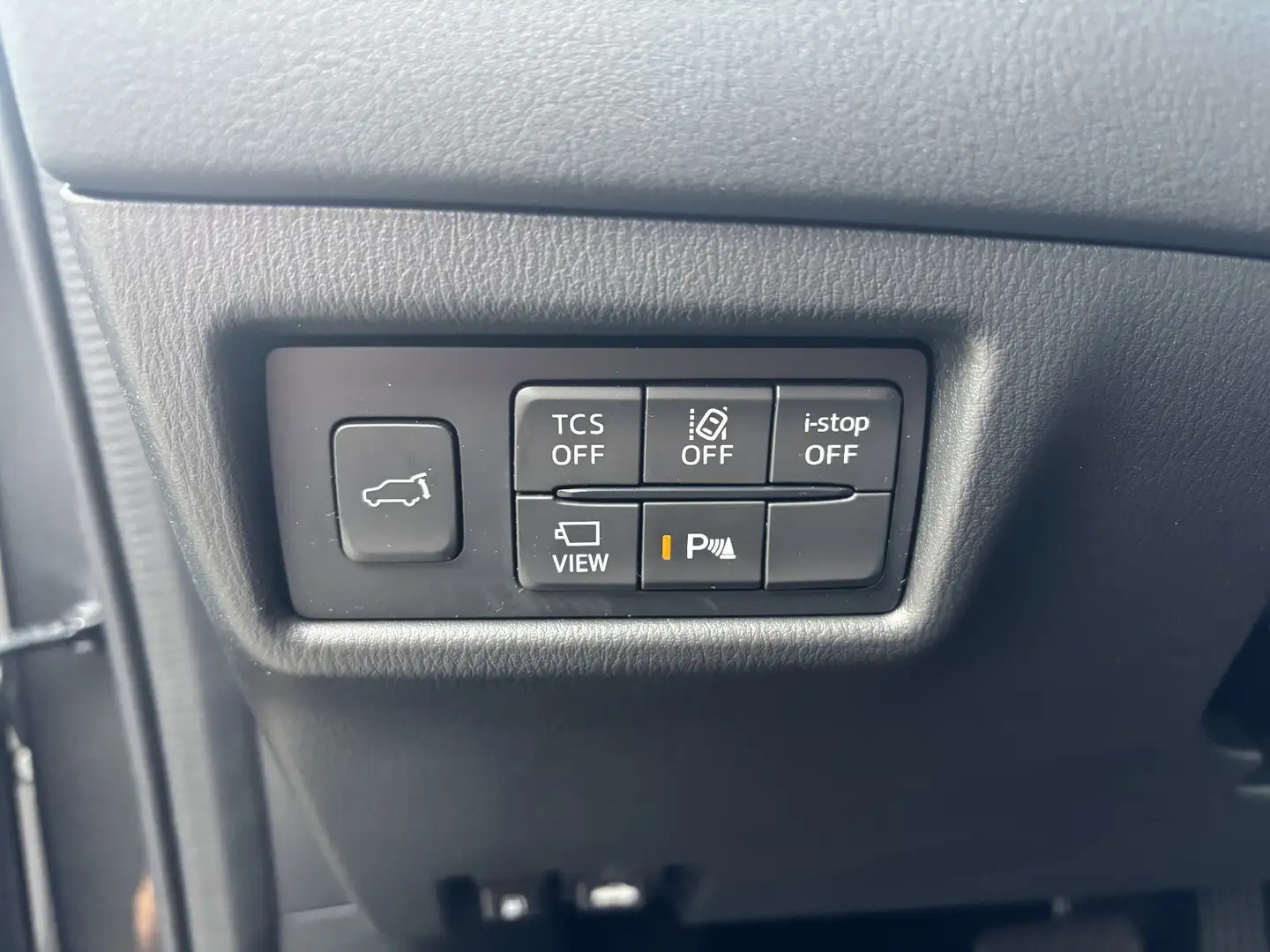 Vehicle image, number 12