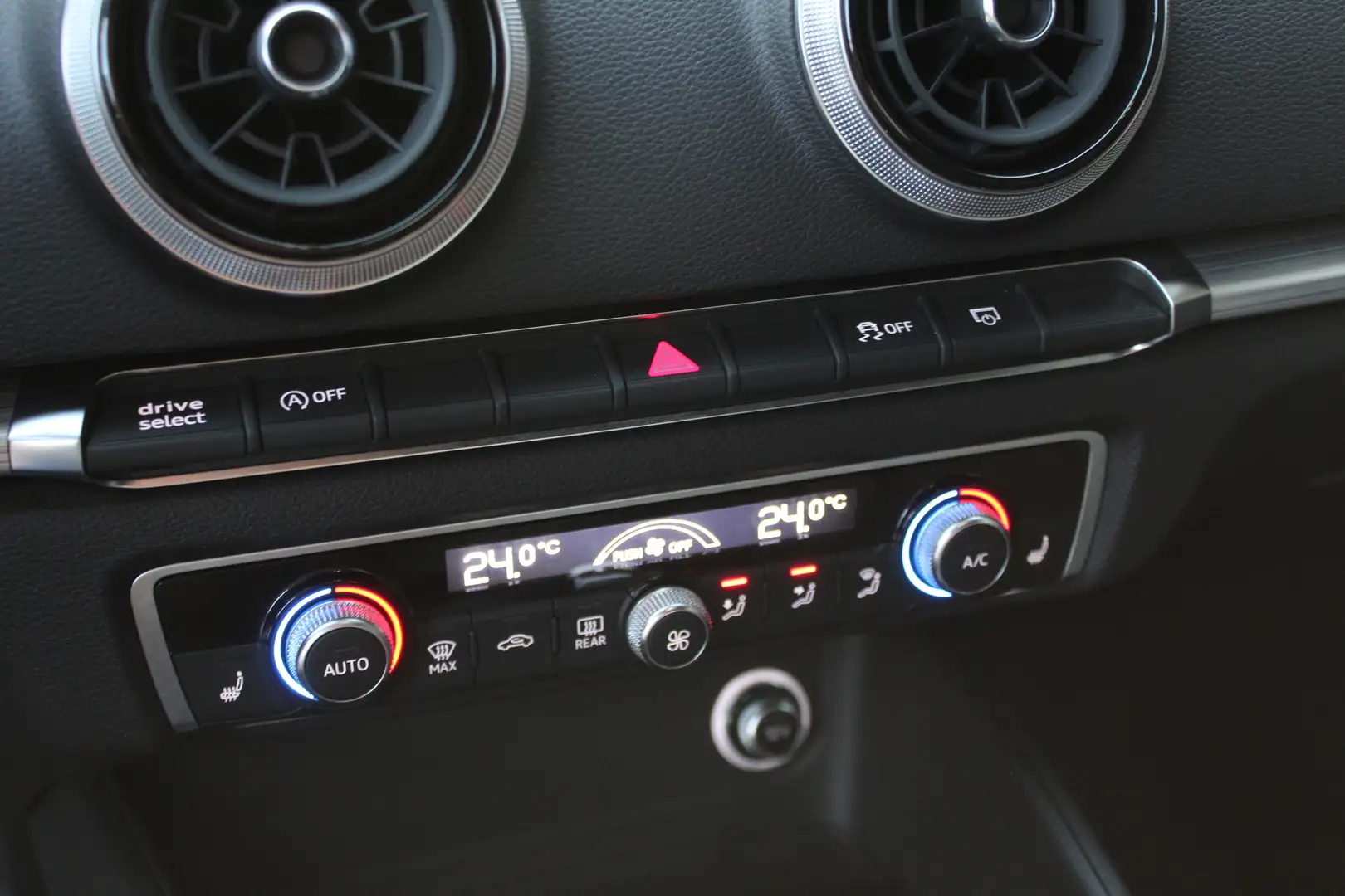 Vehicle image, number 17
