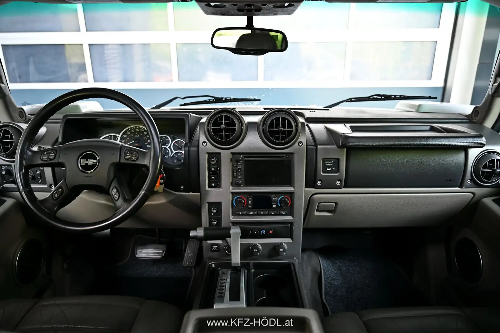 Vehicle image, number 9