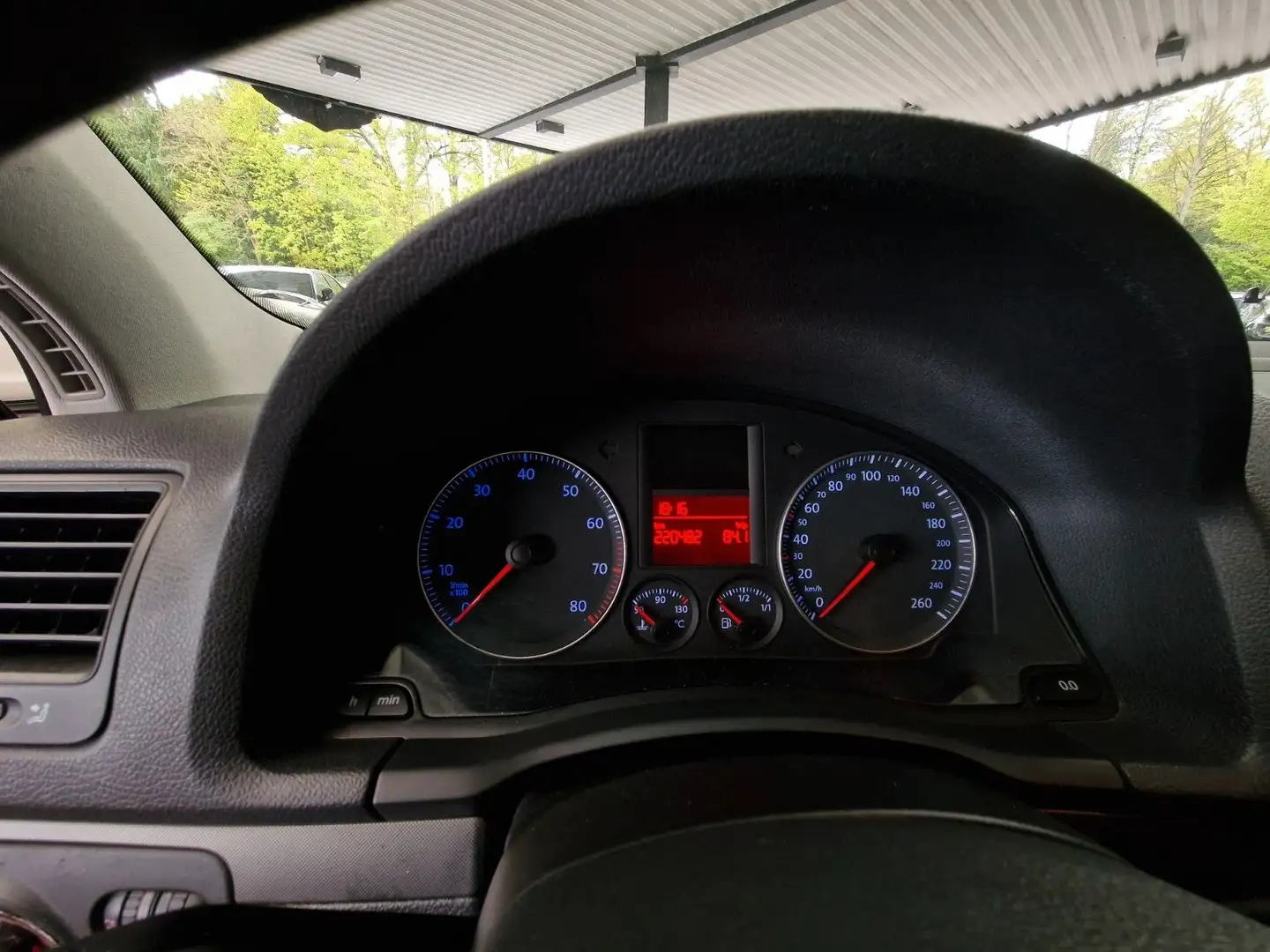 Vehicle image, number 13