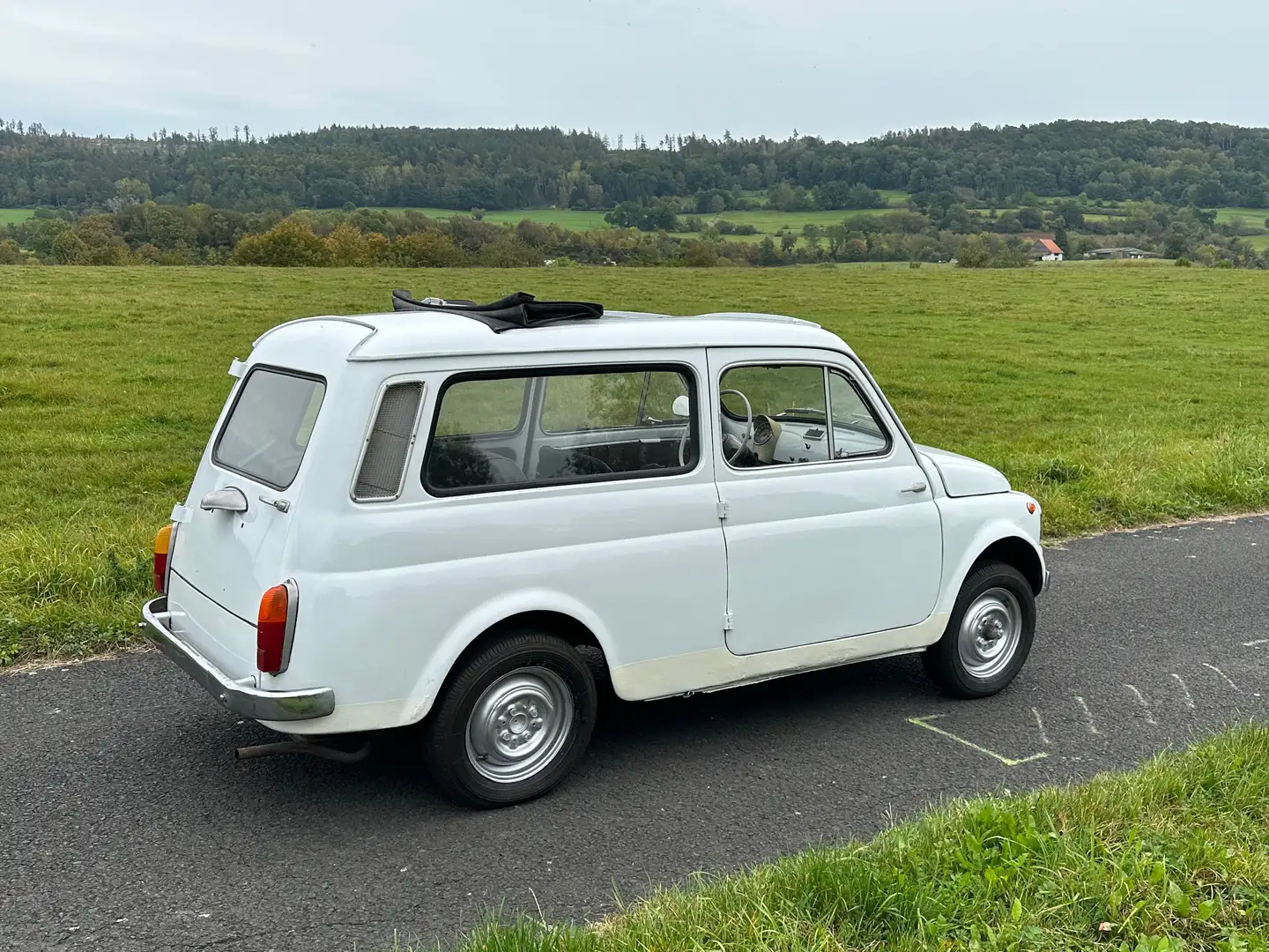 Vehicle image, number 3