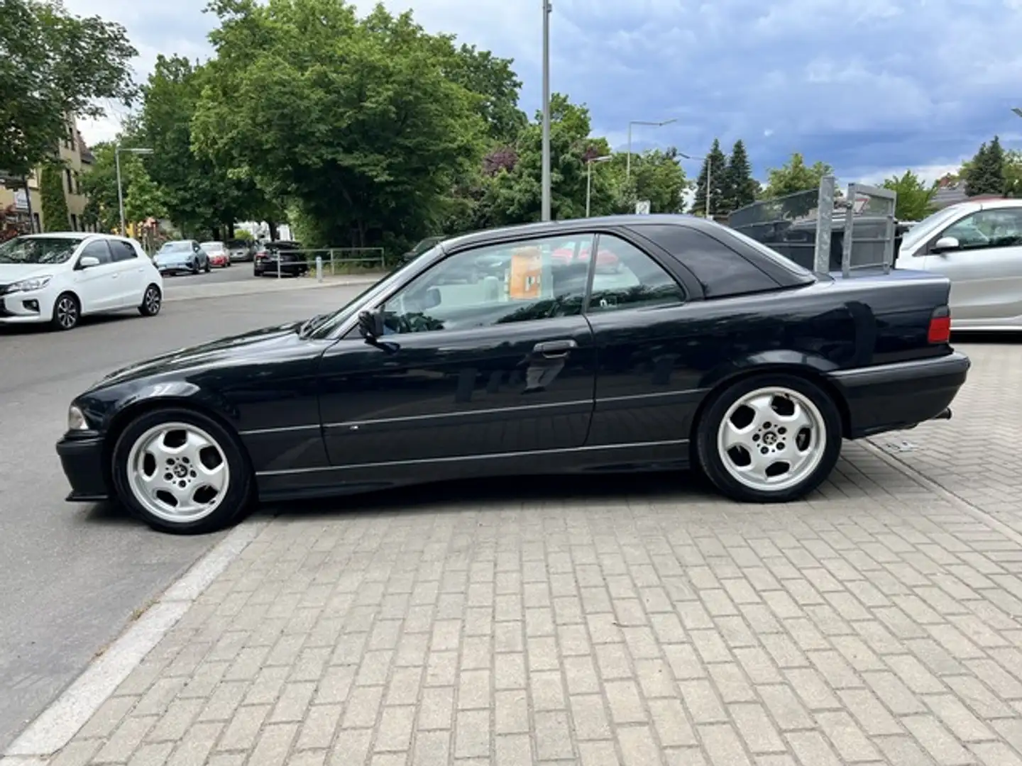 Vehicle image, number 9