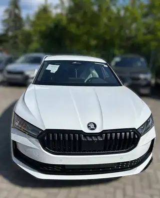 Vehicle image thumbnail, number 4