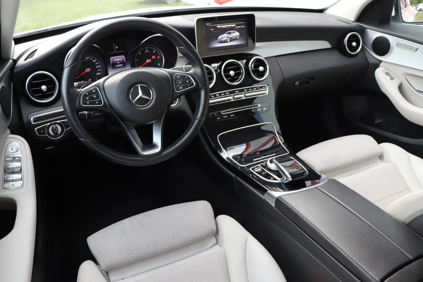 Vehicle image, number 8