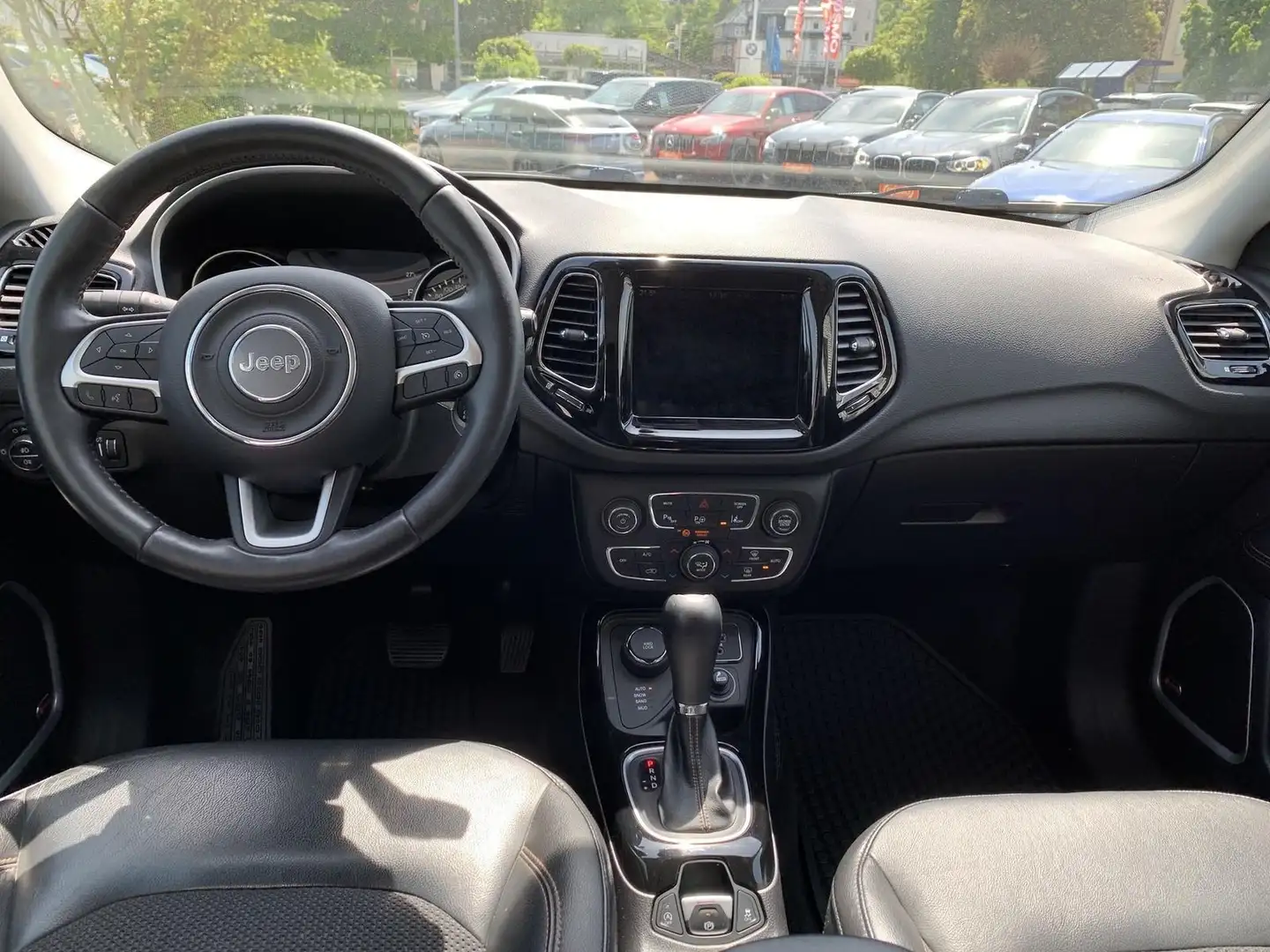 Vehicle image, number 13