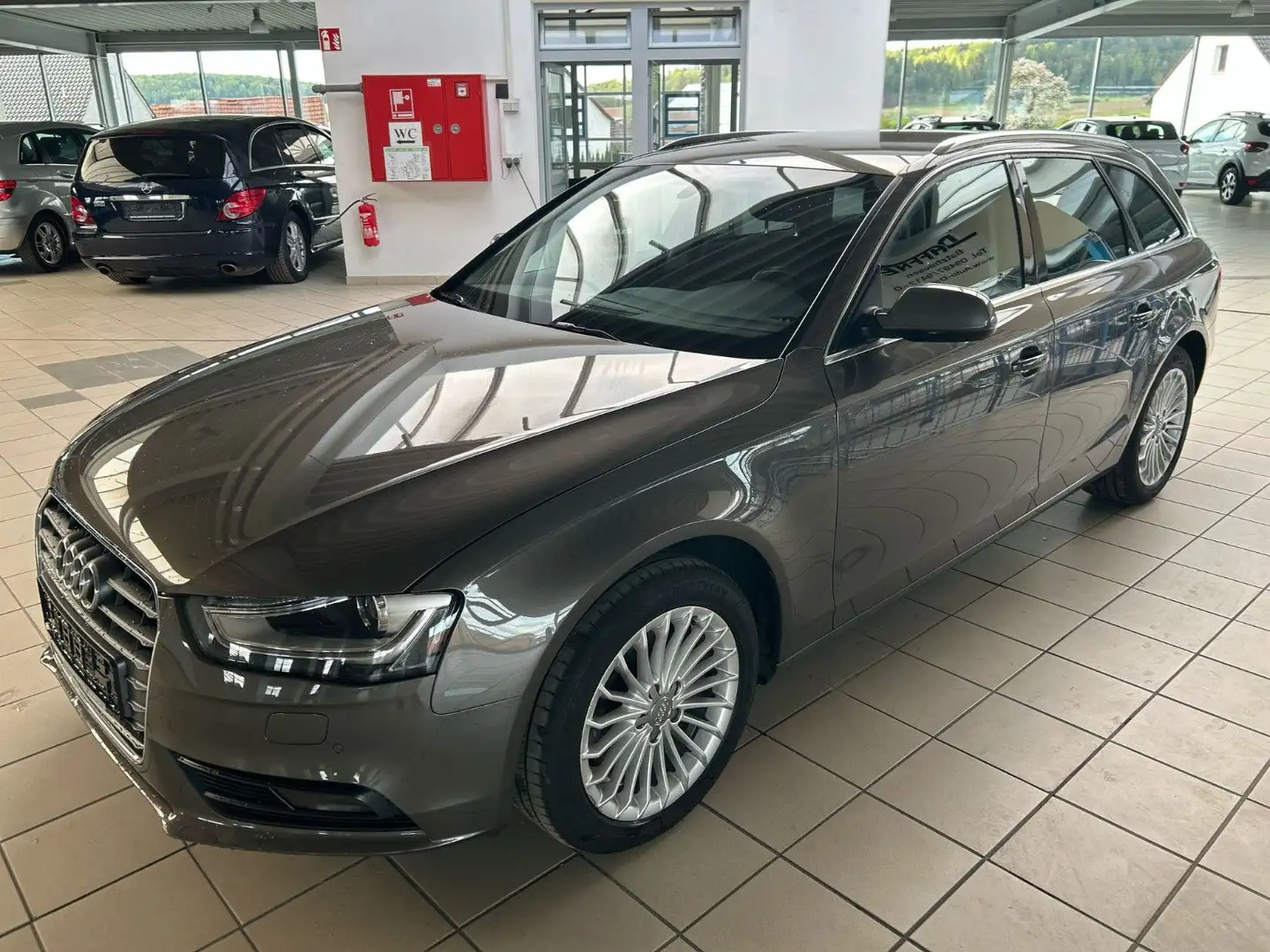 Vehicle image, number 4
