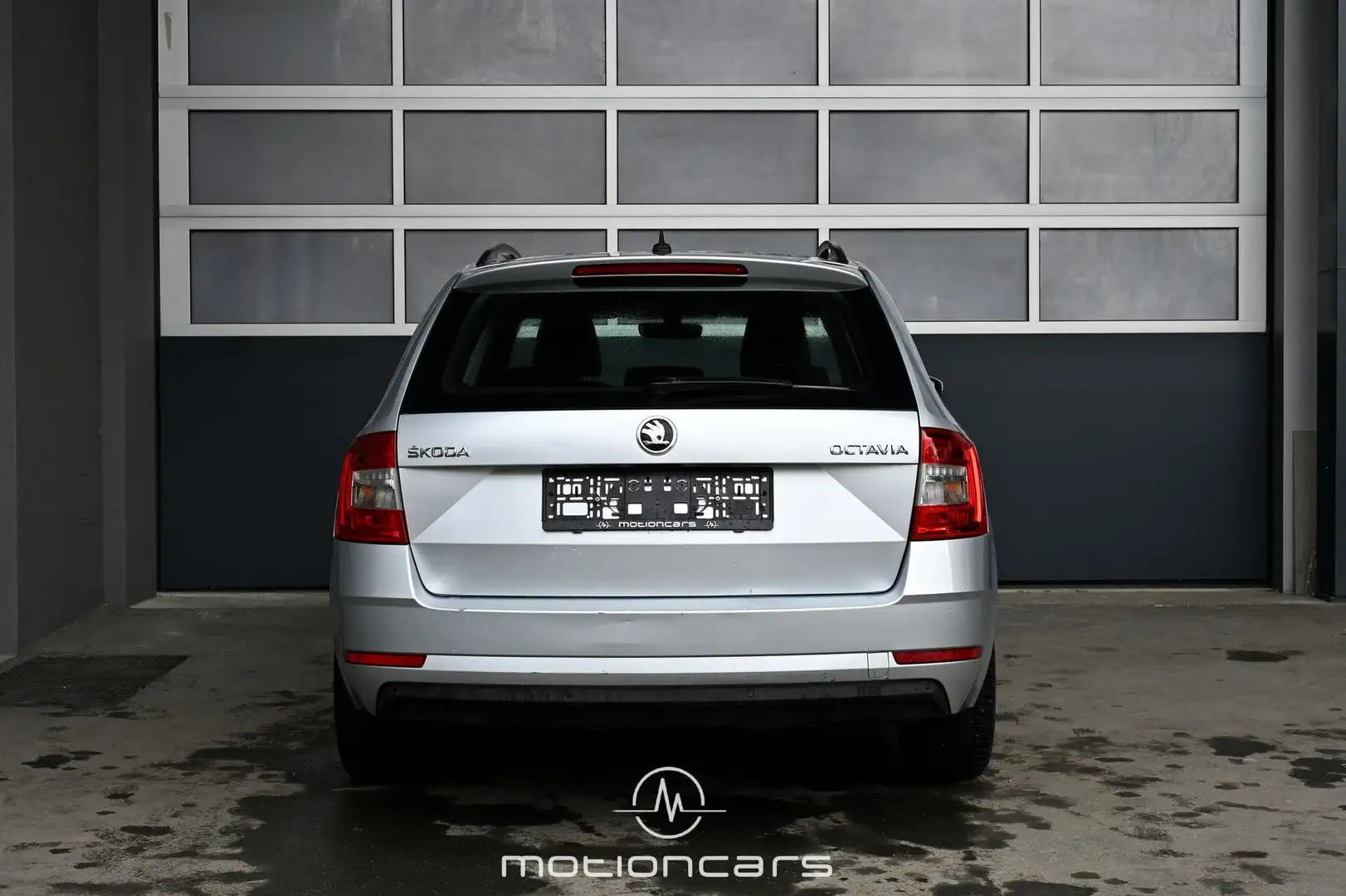 Vehicle image, number 4