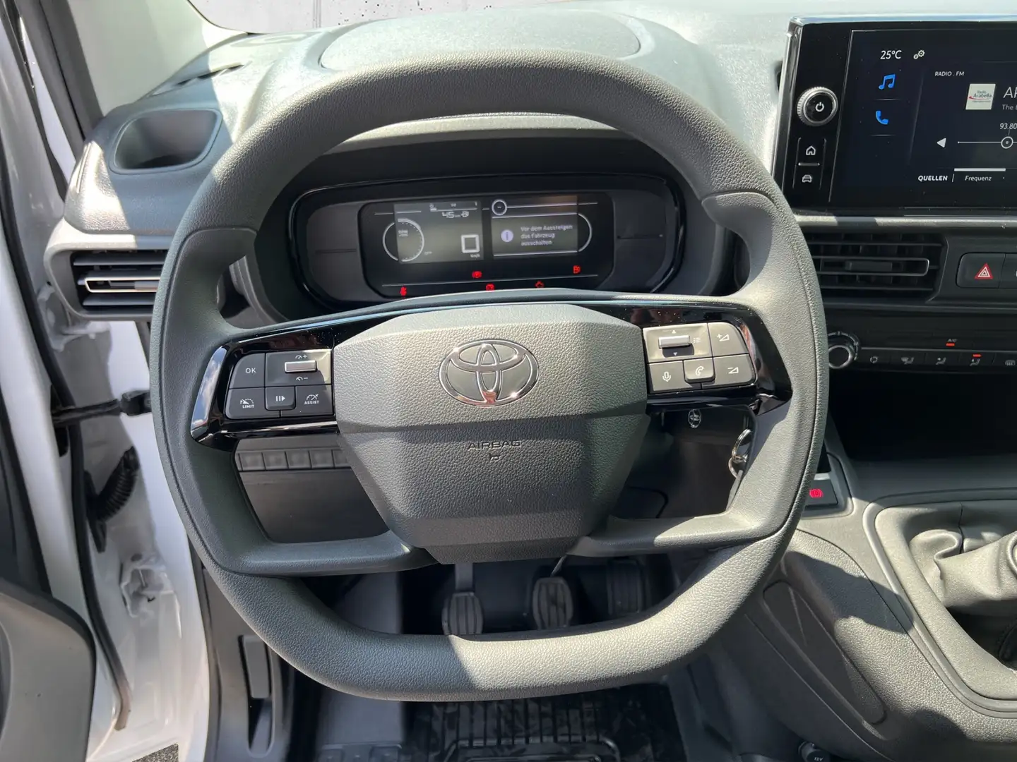 Vehicle image, number 11