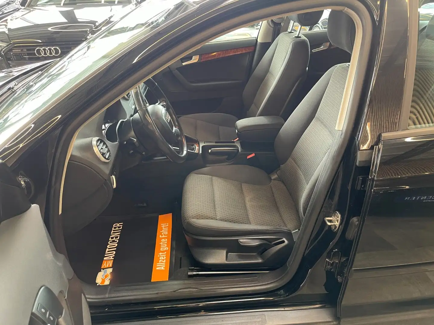 Vehicle image, number 9