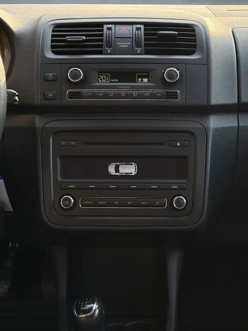 Vehicle image, number 15