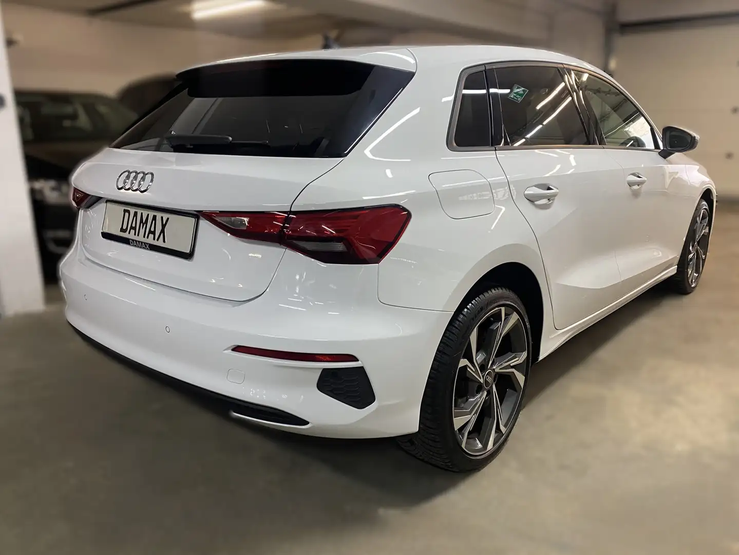 Vehicle image, number 3