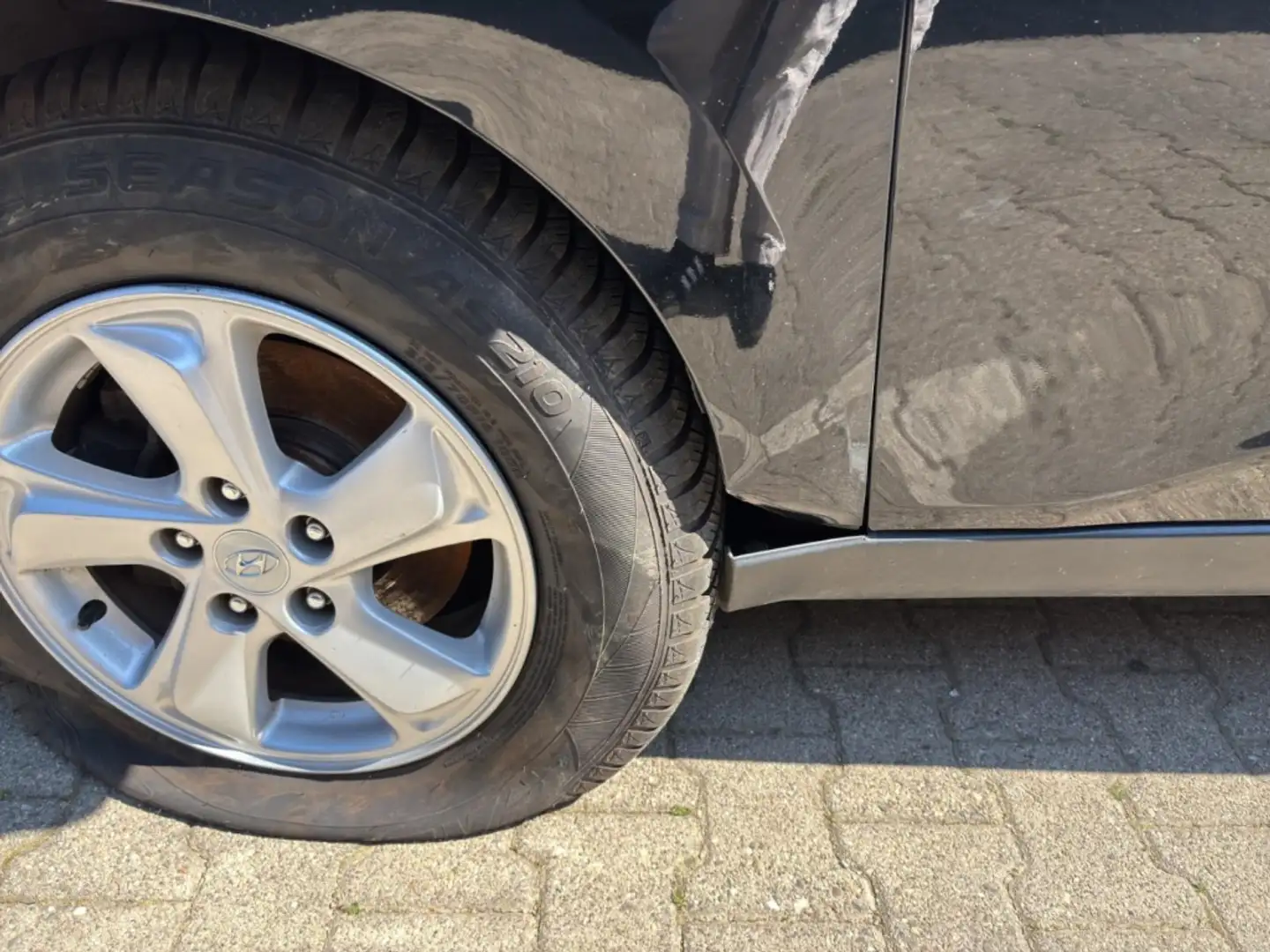 Vehicle image, number 4