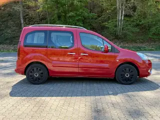 Vehicle image thumbnail, number 8