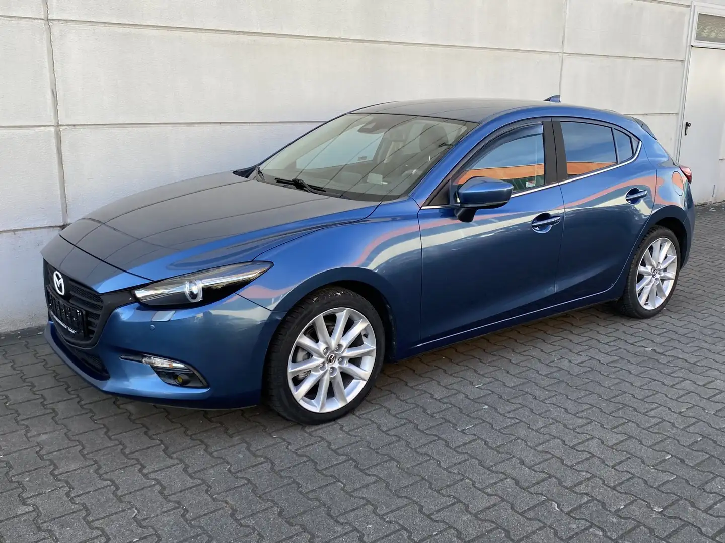 Vehicle image, number 2
