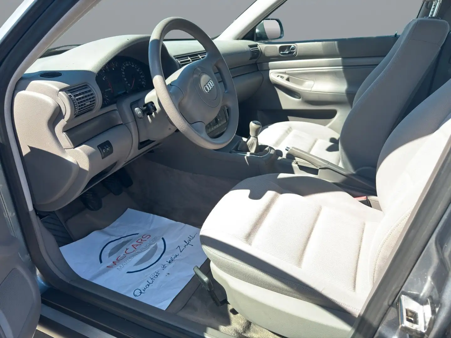 Vehicle image, number 9
