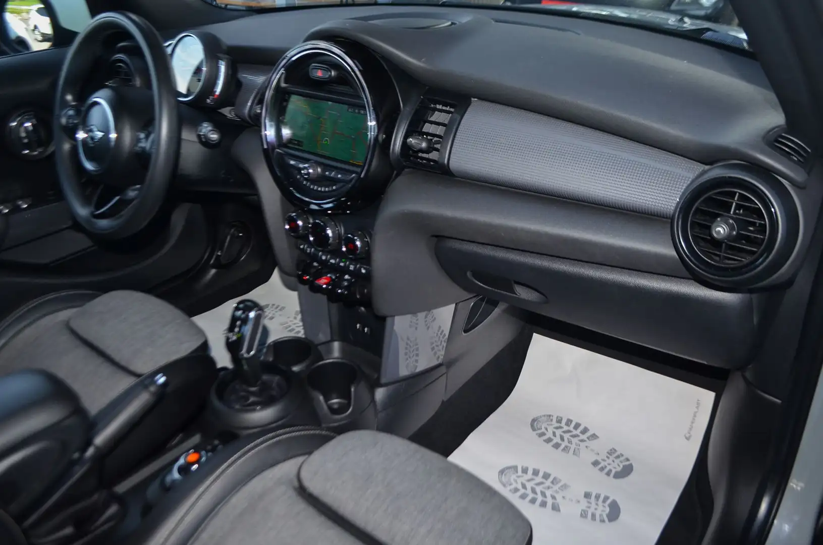 Vehicle image, number 9