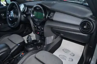 Vehicle image thumbnail, number 9