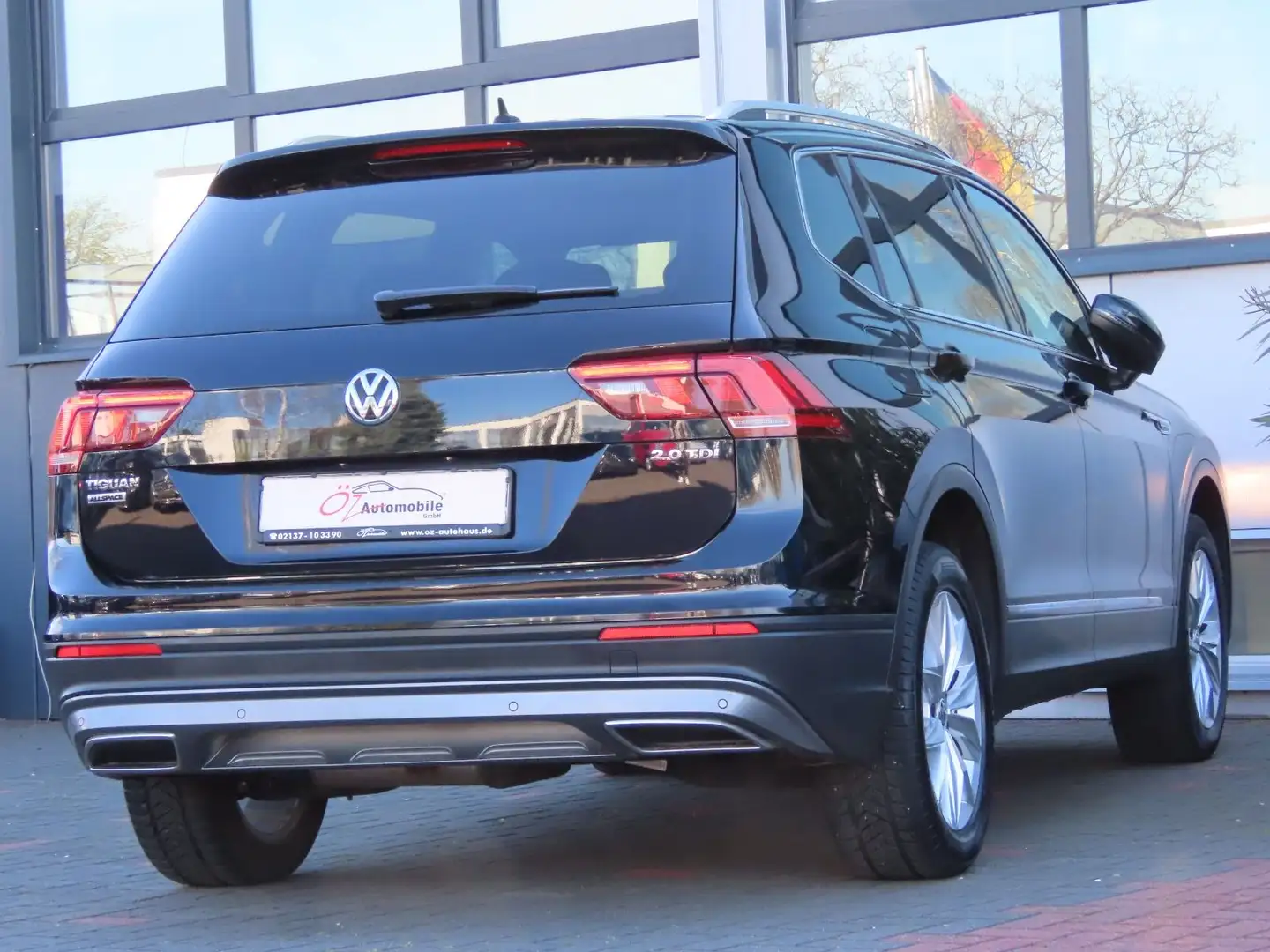 Vehicle image, number 6