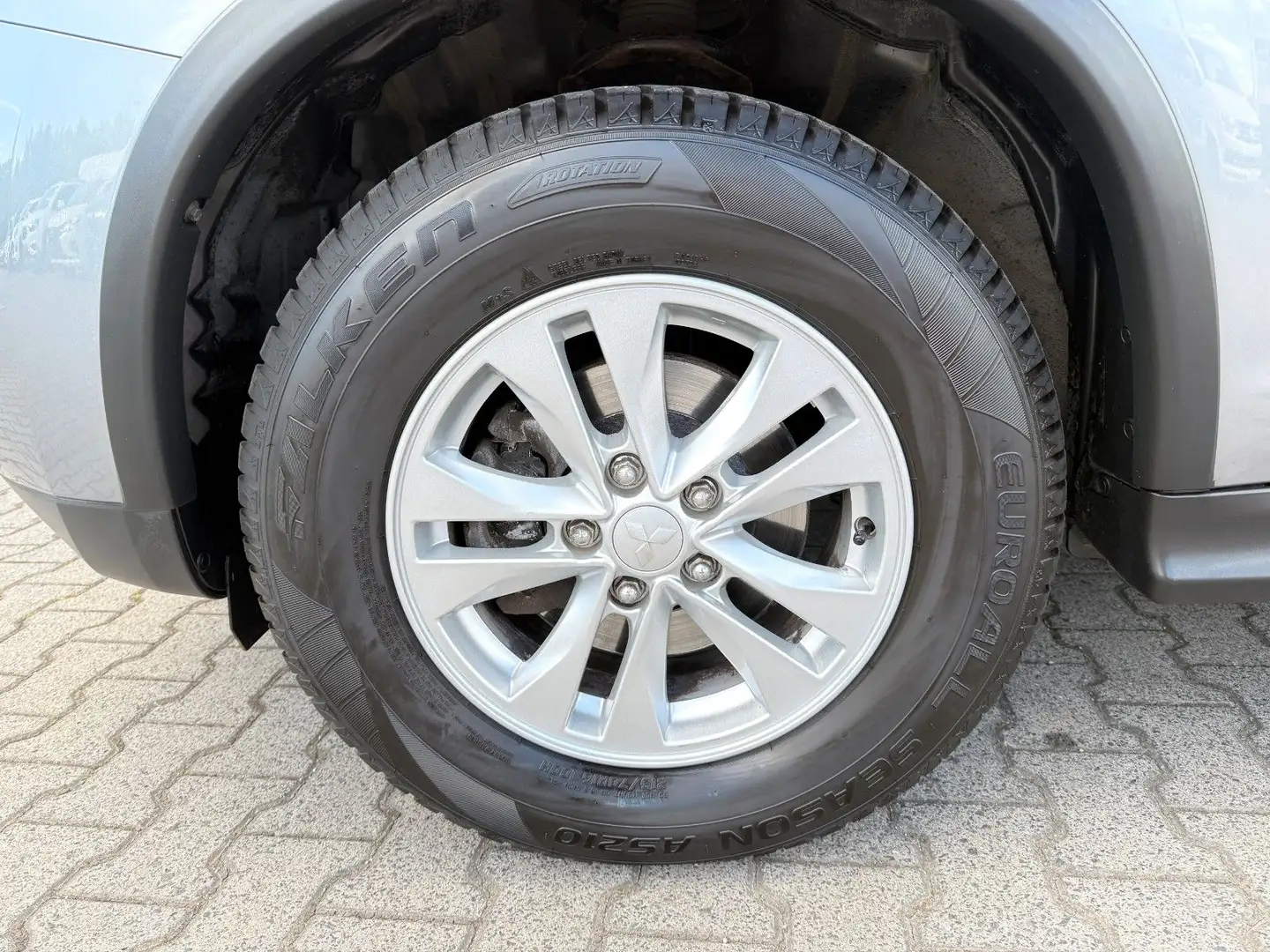 Vehicle image, number 3