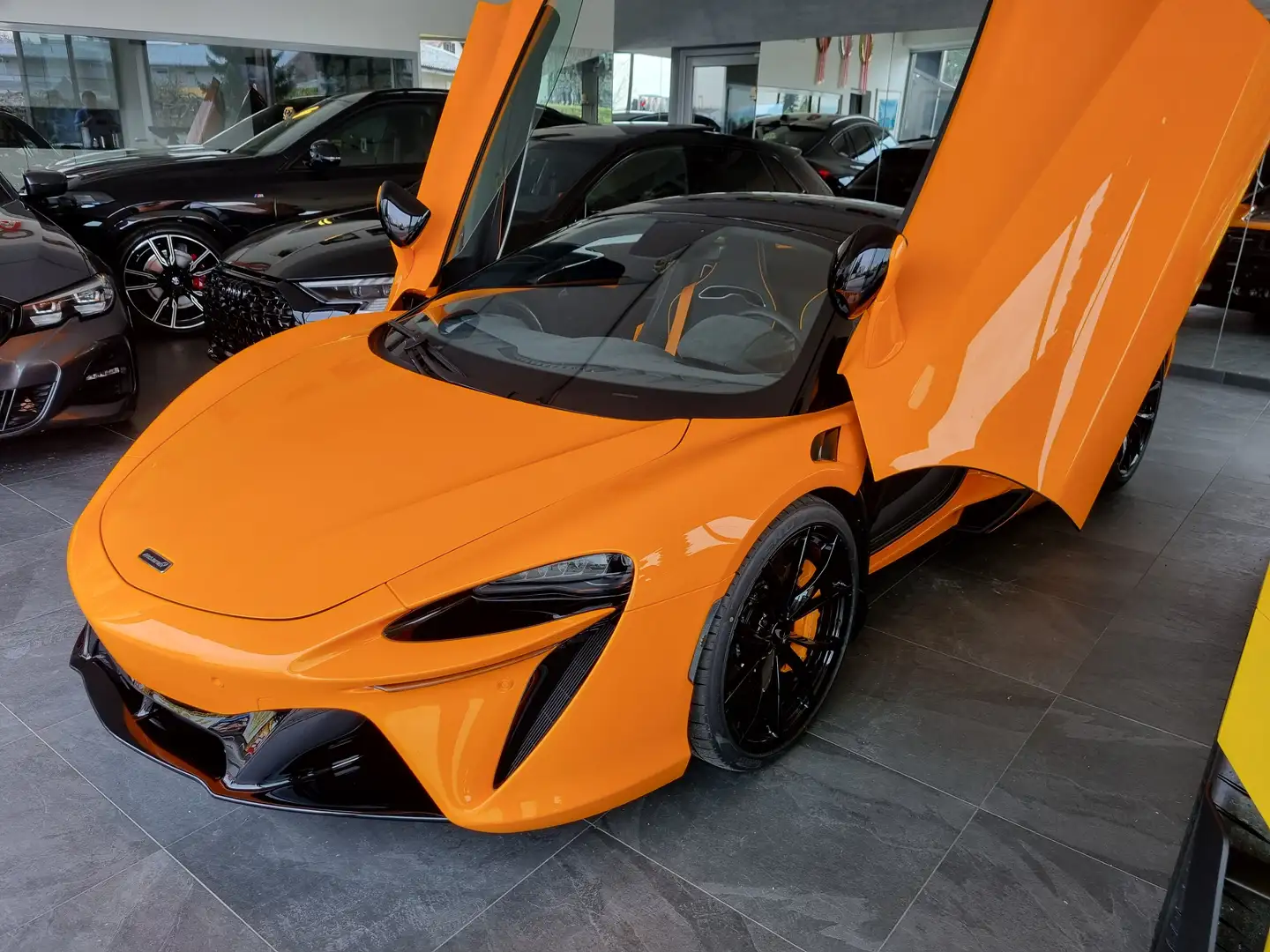 Vehicle image, number 9