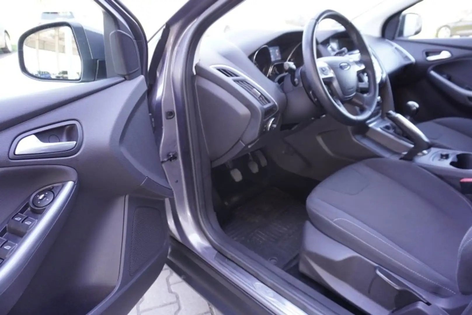 Vehicle image, number 8