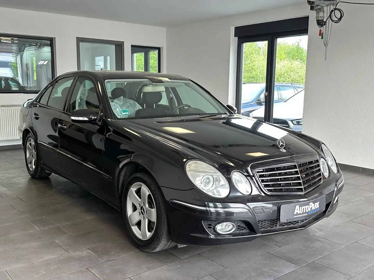 Vehicle image, number 4