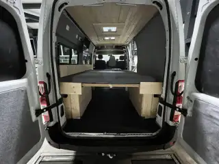 Vehicle image thumbnail, number 9