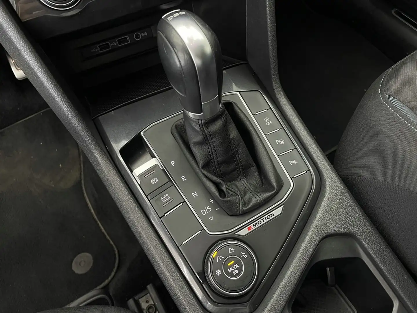 Vehicle image, number 13
