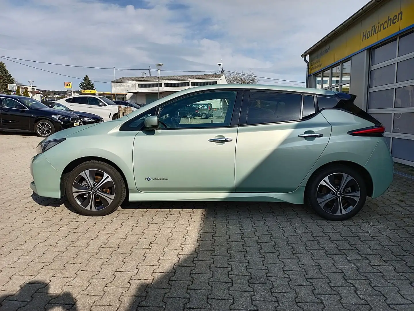 Vehicle image, number 2