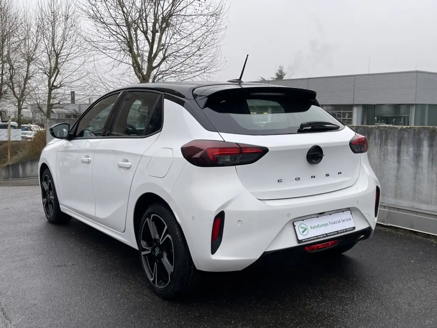 Vehicle image, number 3