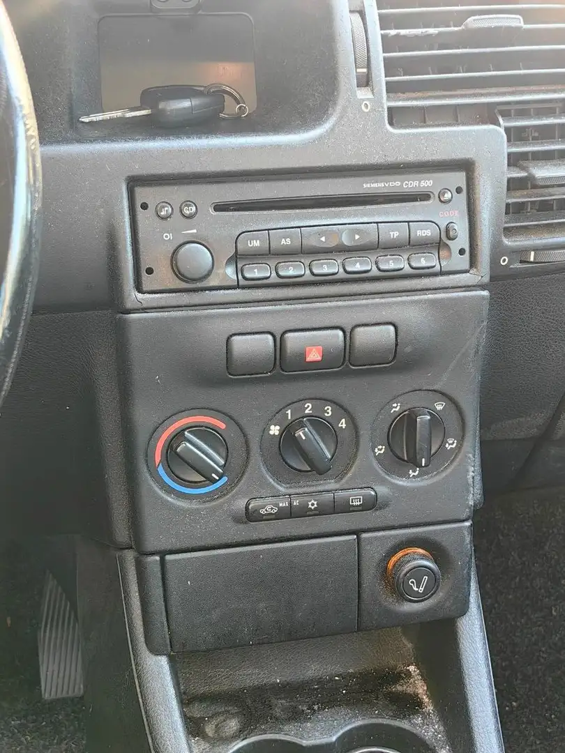 Vehicle image, number 13