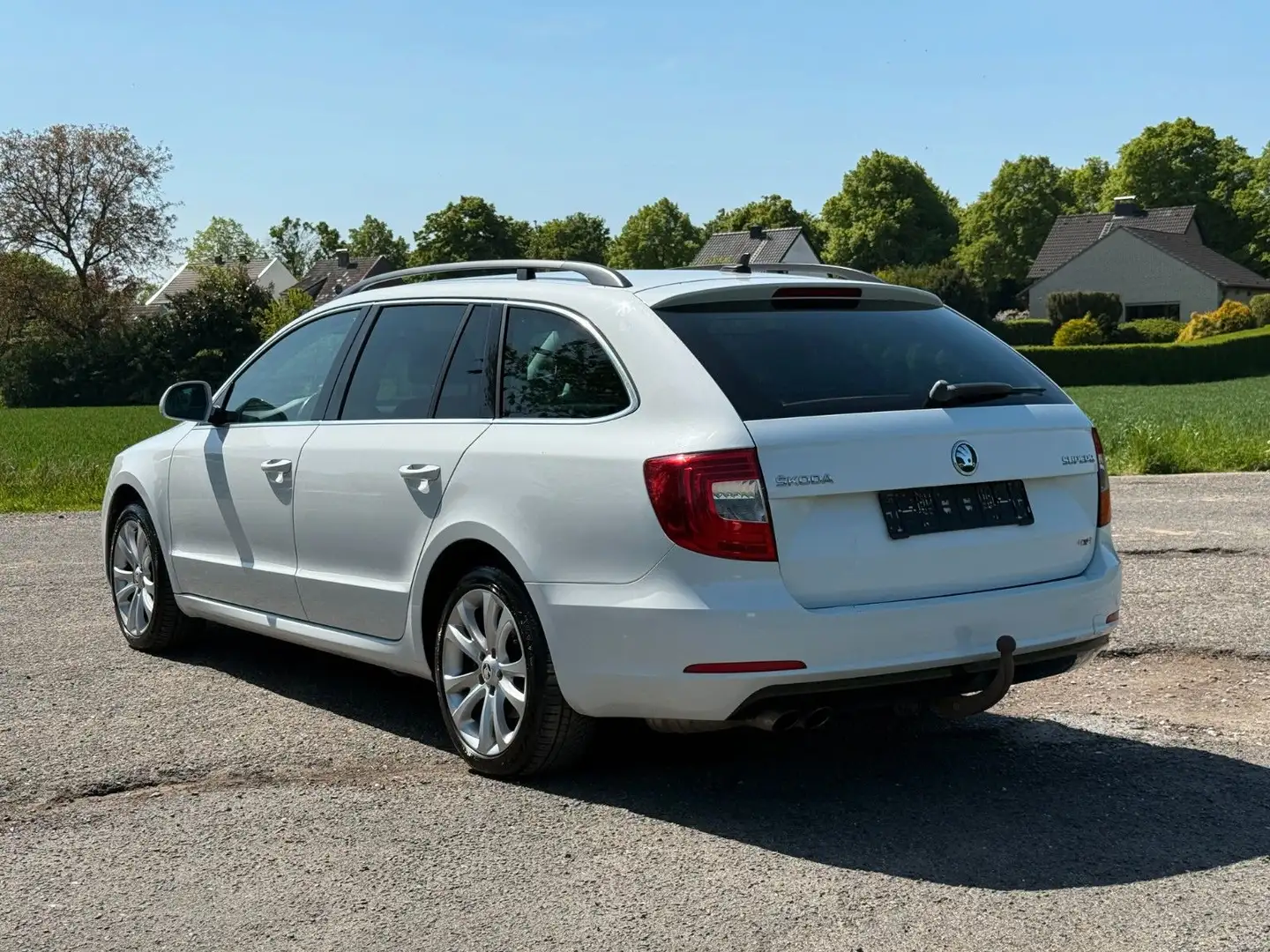 Vehicle image, number 3