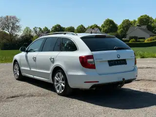 Vehicle image thumbnail, number 3