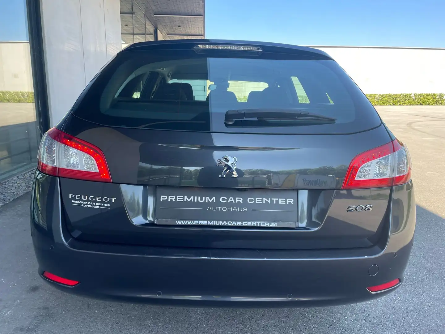 Vehicle image, number 5