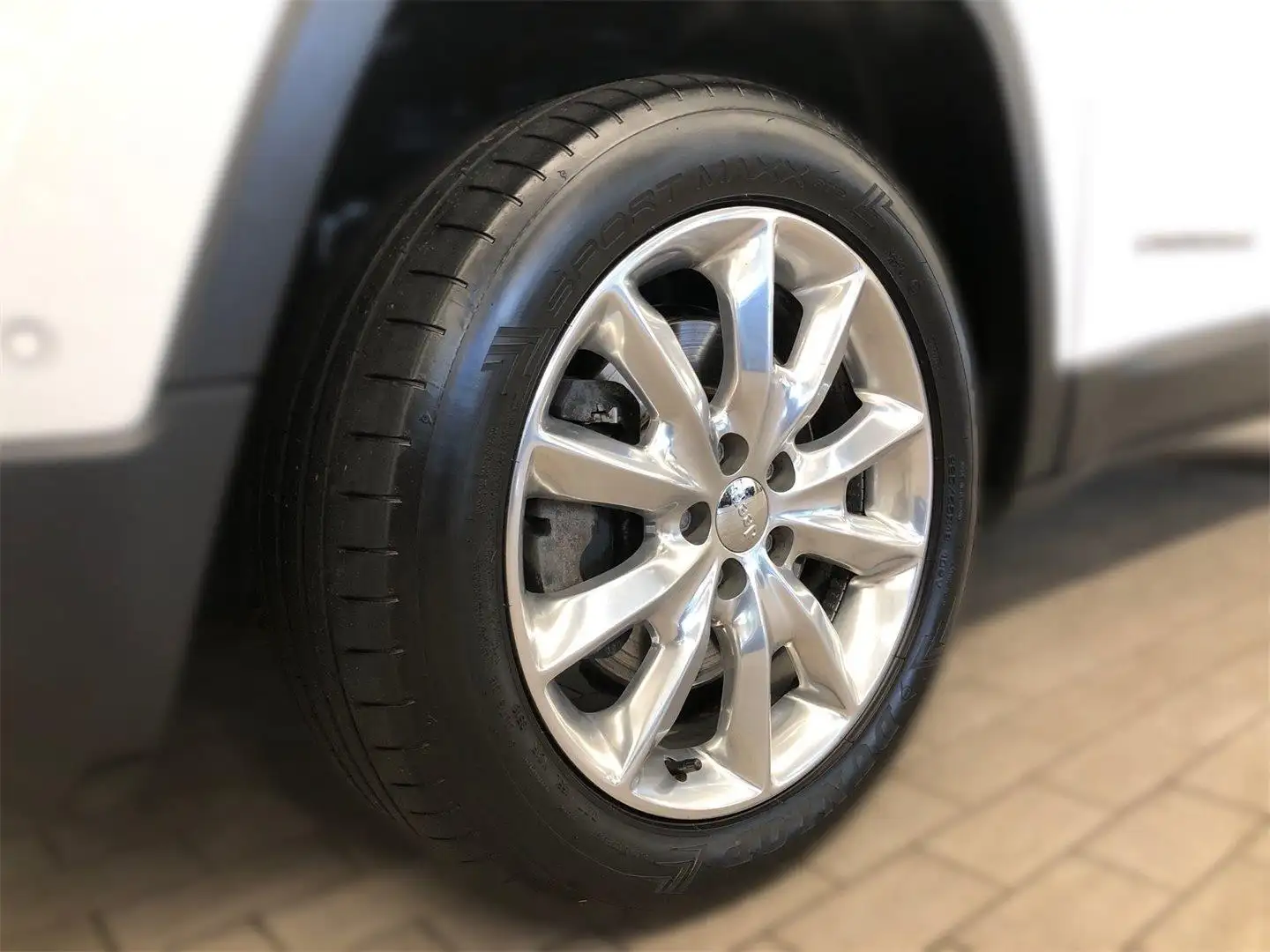 Vehicle image, number 3
