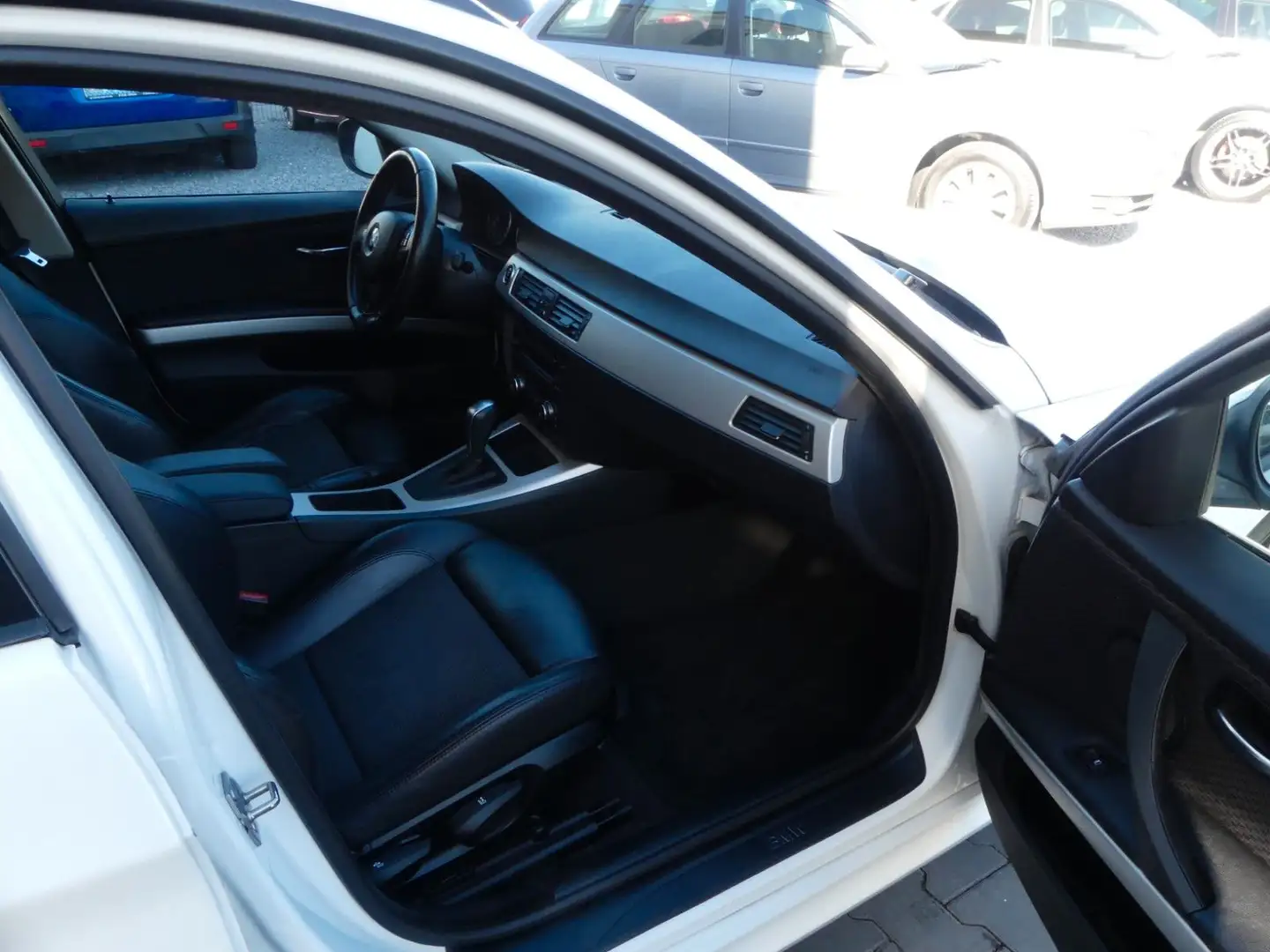 Vehicle image, number 8