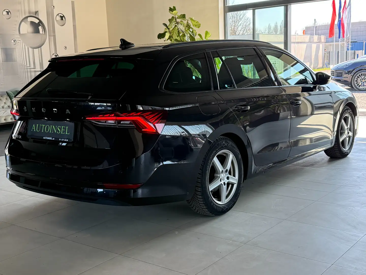 Vehicle image, number 3