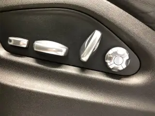 Vehicle image thumbnail, number 6