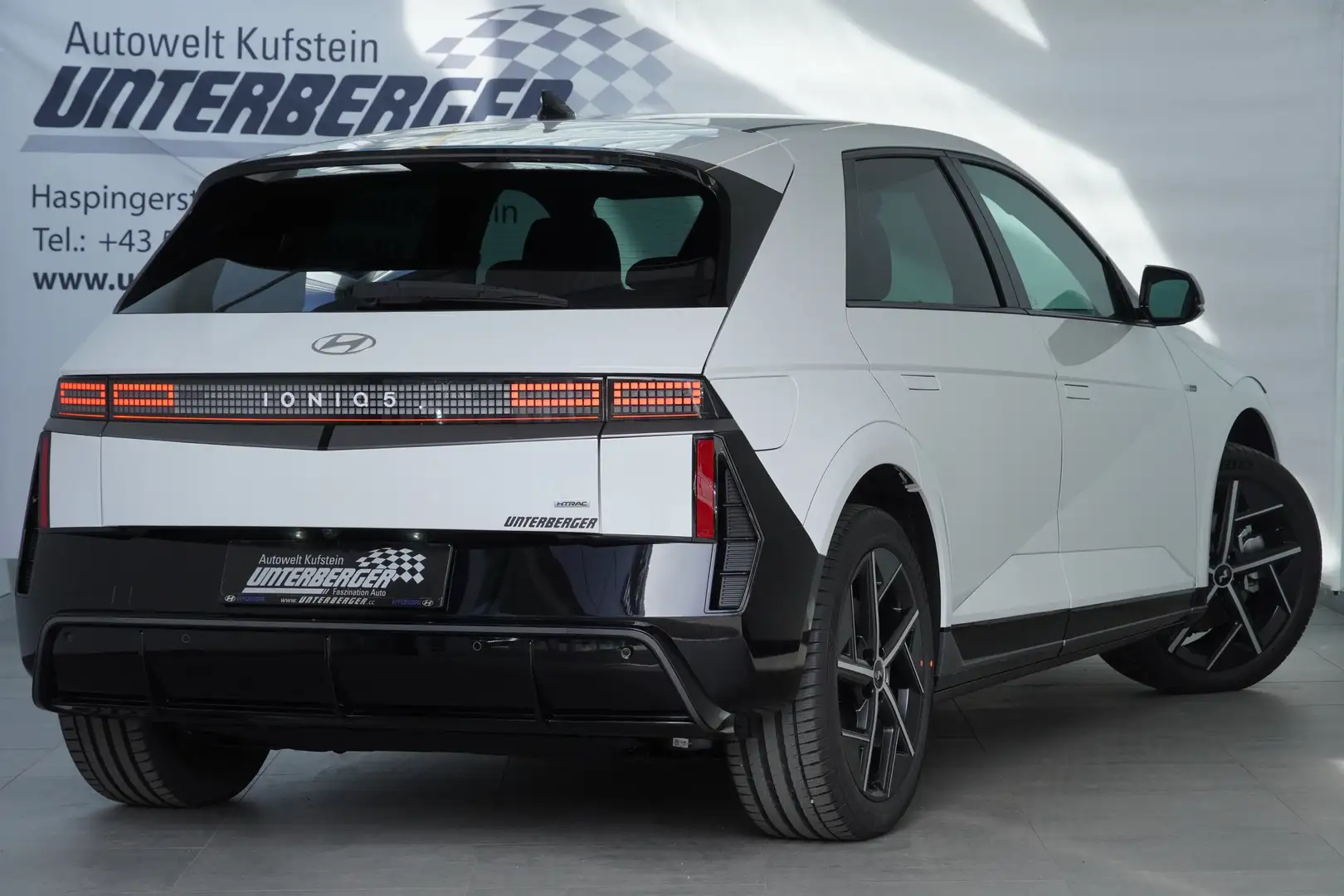 Vehicle image, number 7