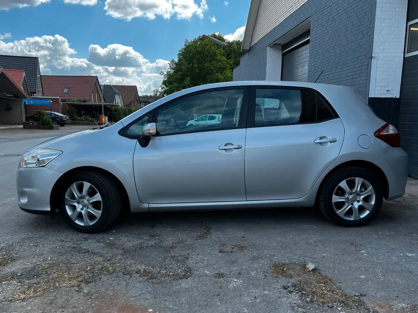 Vehicle image, number 6