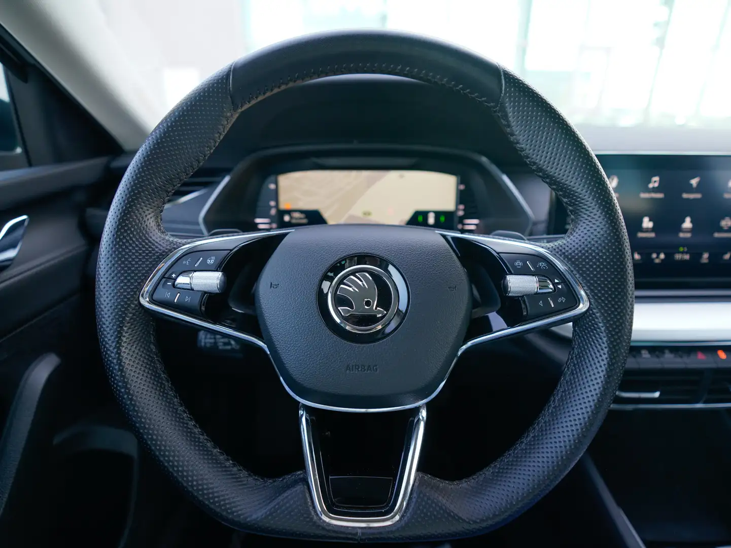 Vehicle image, number 17