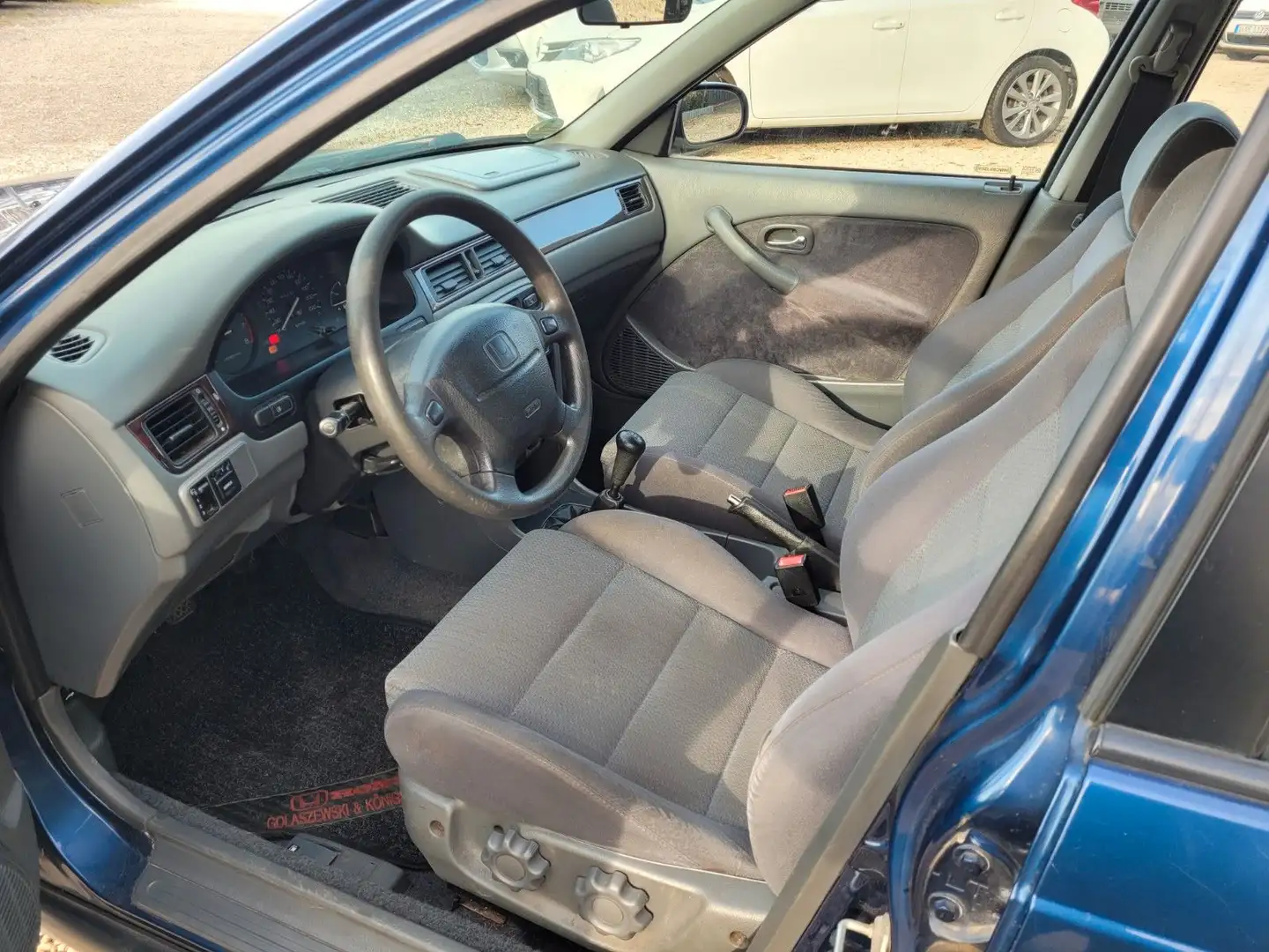 Vehicle image, number 12