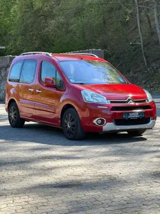 Vehicle image thumbnail, number 9