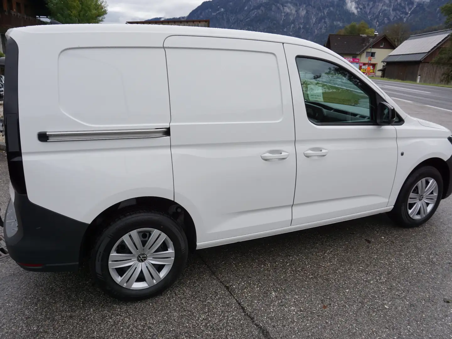 Vehicle image, number 7