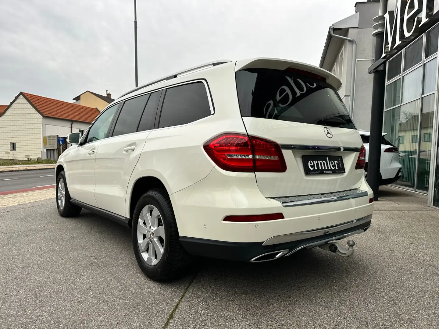 Vehicle image, number 4