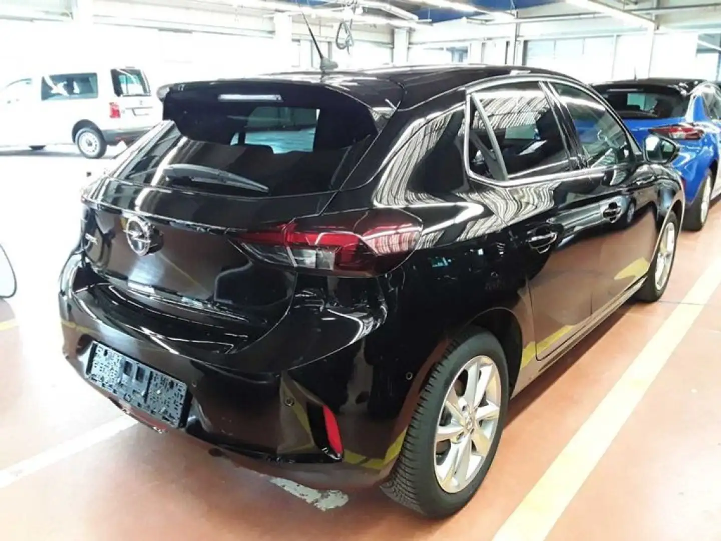 Vehicle image, number 4