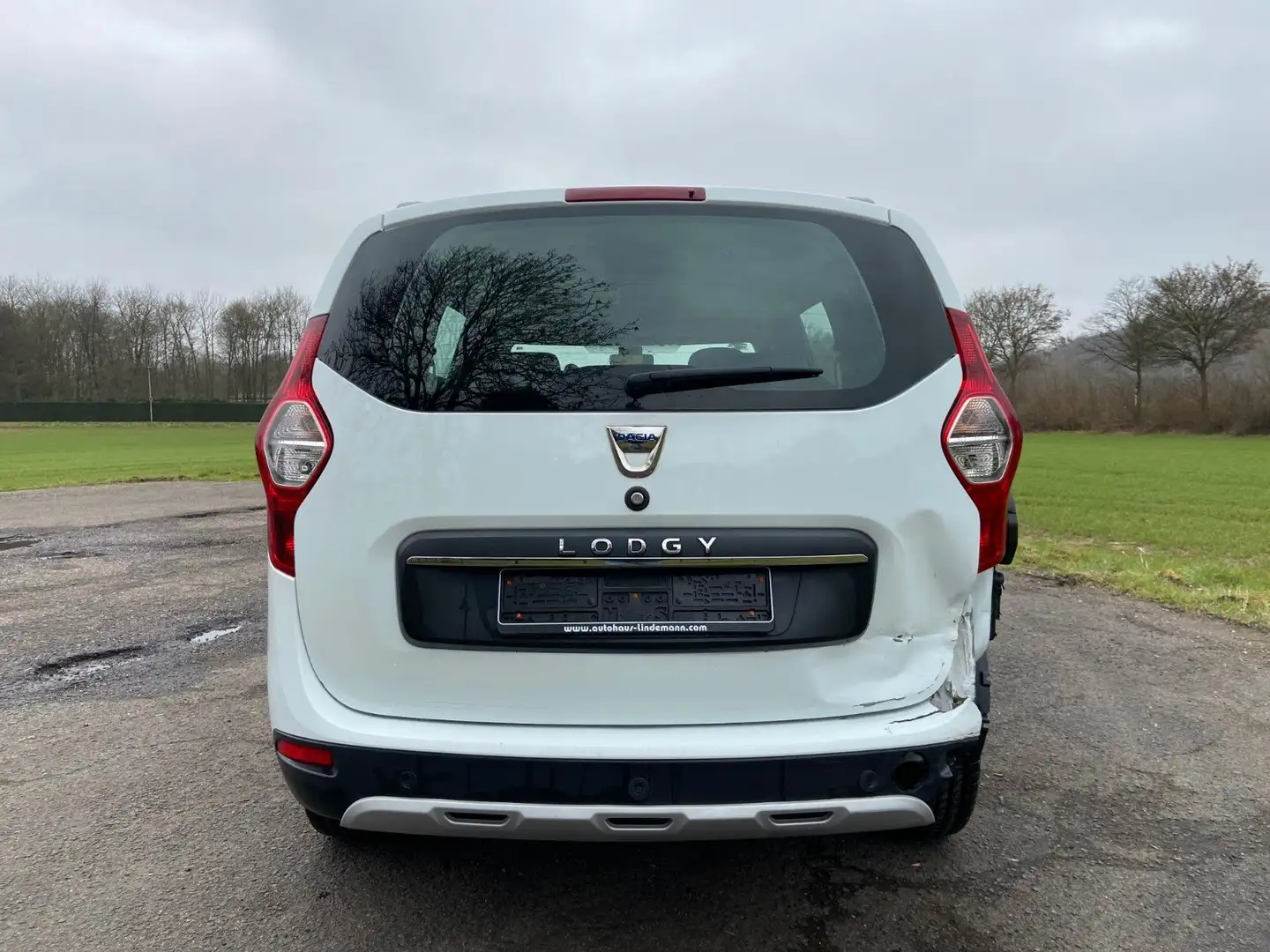 Vehicle image, number 4