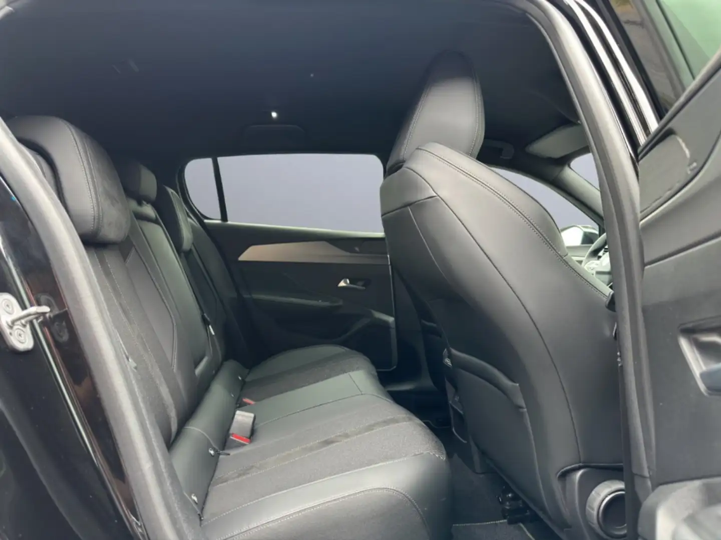 Vehicle image, number 9