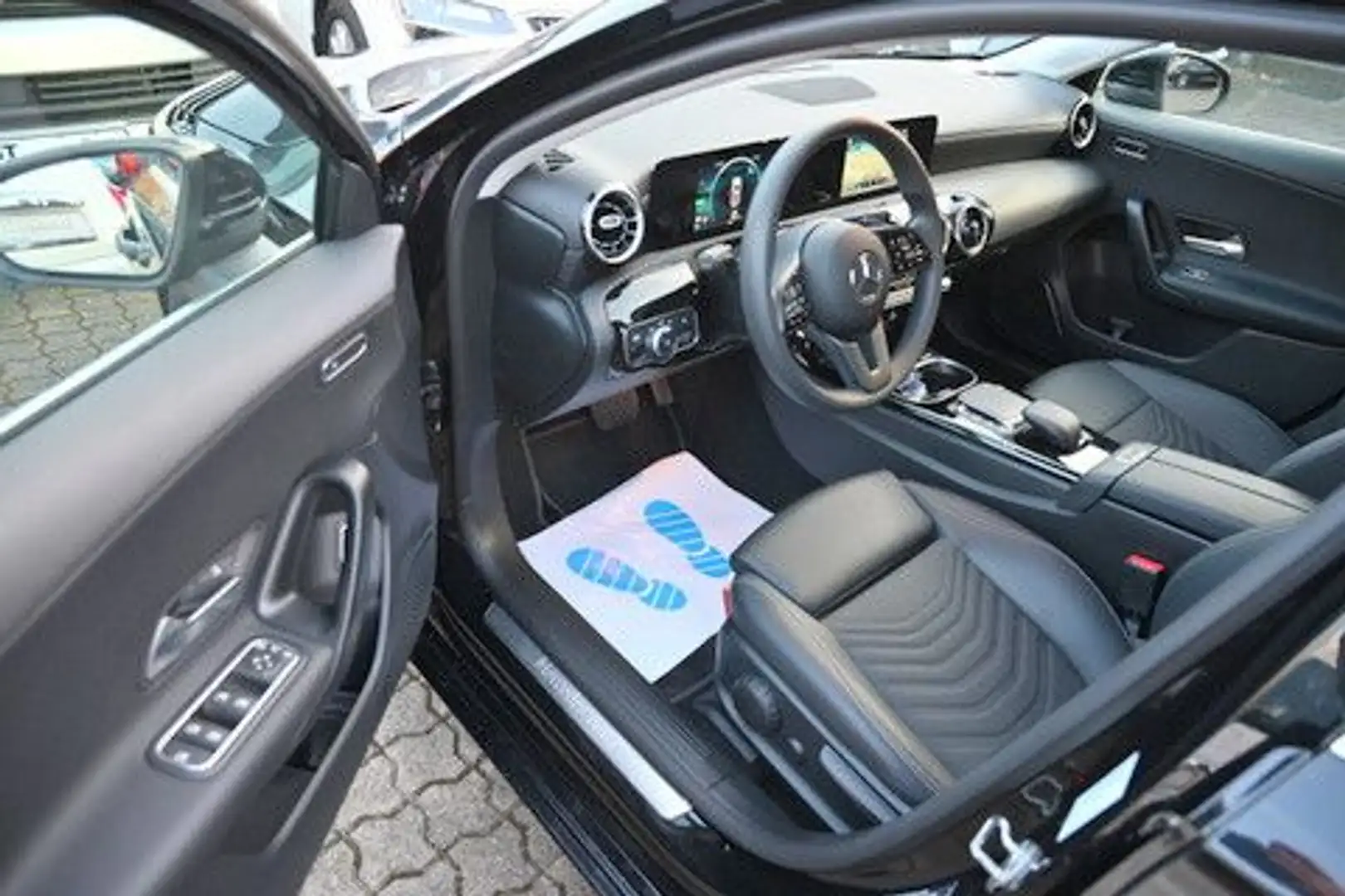 Vehicle image, number 14
