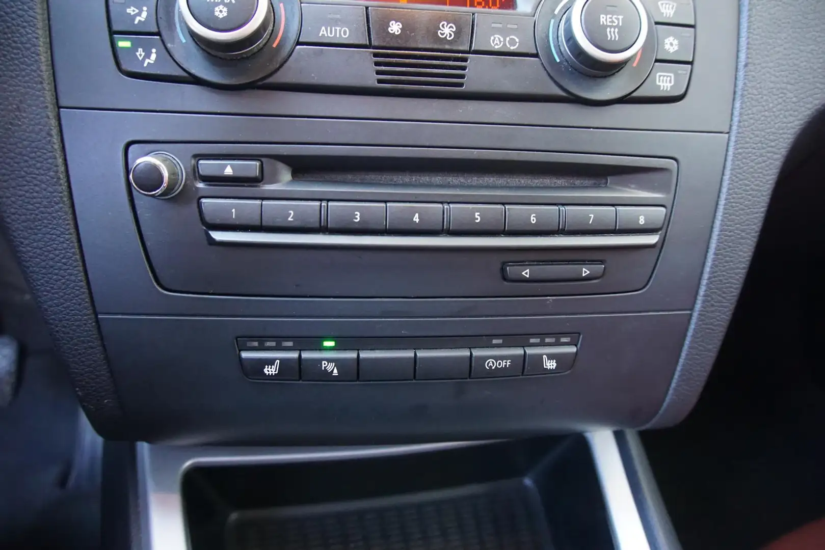 Vehicle image, number 12